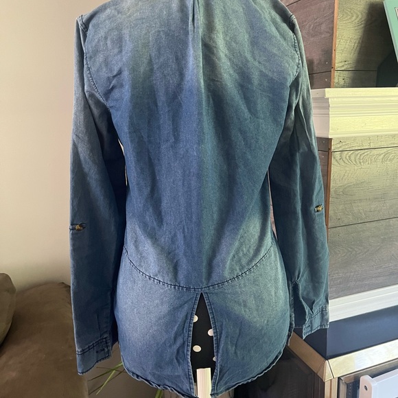 Light denim button up - Picture 2 of 2